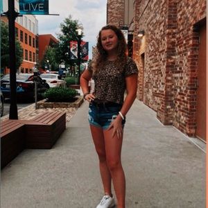 Meet your Posher, Caroline